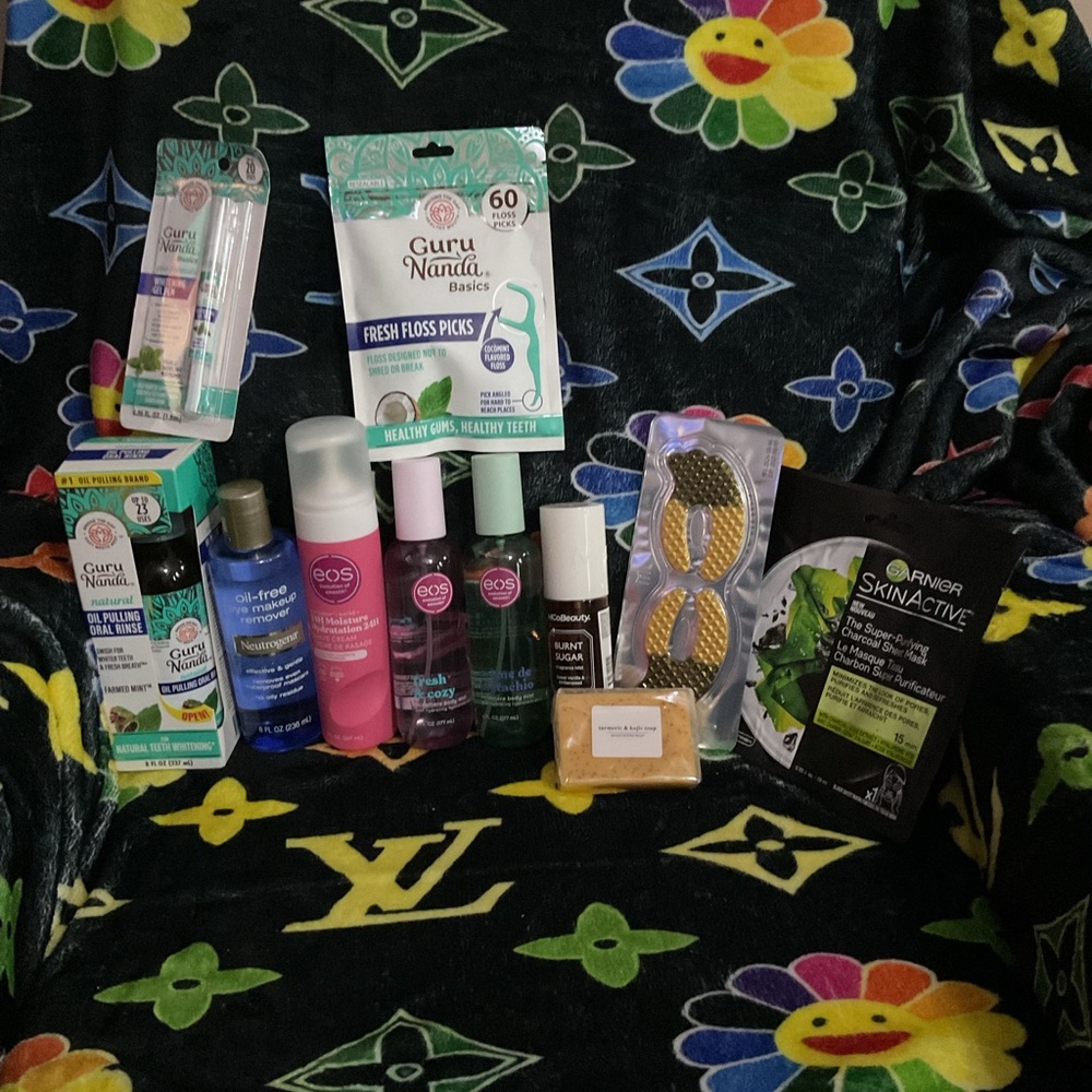 Eos combo bundle 12 pcs beauty and body - Picture 2 of 2